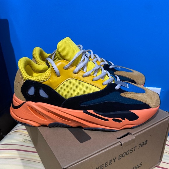 Yeezy suns - Picture 2 of 3